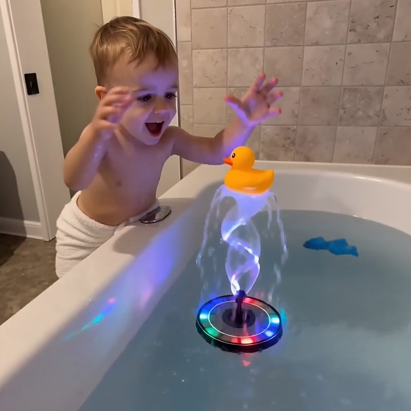 Power Tools Hazard - เป็ดยางสีเหลืองพ่นน้ำ ไฟ LED พลังงานแสงอาทิตย์ พร้อมระบบหมุนเวียนน้ำอัตโนมัติ ของเล่นในห้องน้ำ